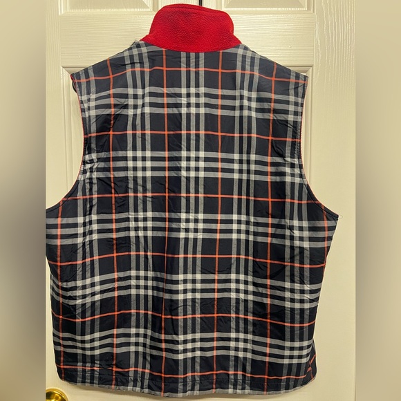 Reversible Burberry Vest - Picture 6 of 9